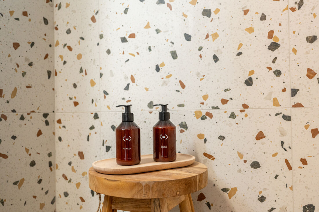 Shower gel and shampoo amenities